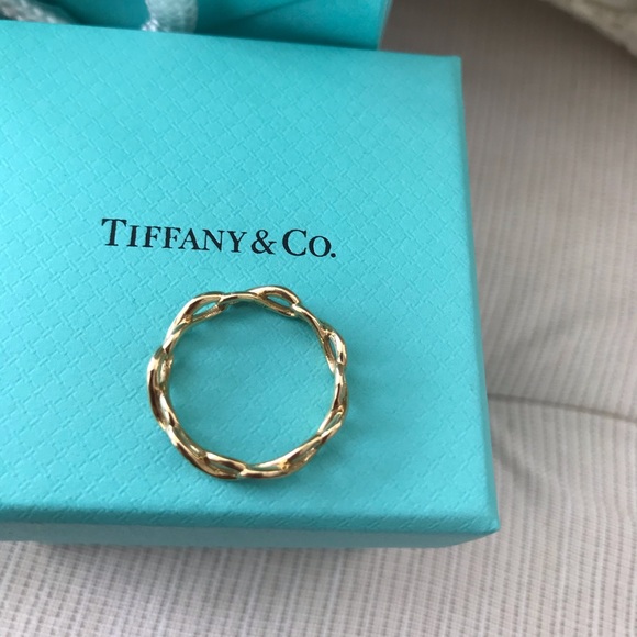 18k Yellow Gold Tiffany & Co. Infinity Ring SOLD - Picture 3 of 7